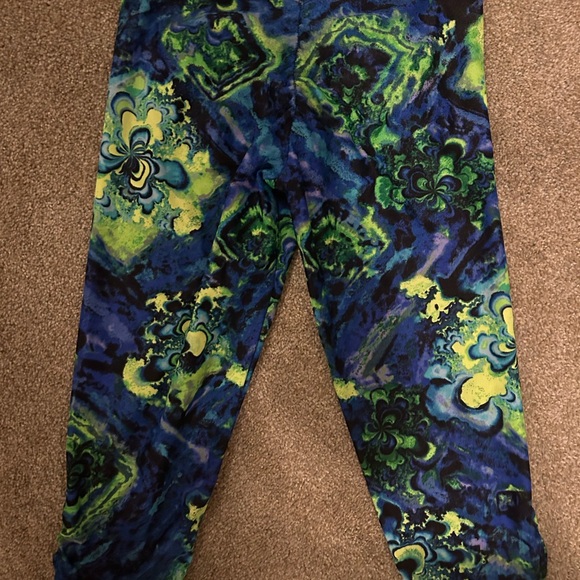 Mia Brazilia Capri Workout Pants - Picture 2 of 4